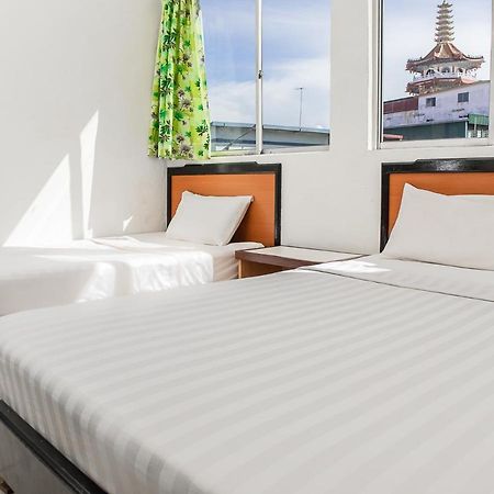 SPOT ON 89818 Ban Hin Hotel Sibu Exterior foto