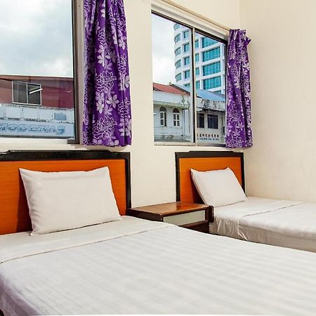 SPOT ON 89818 Ban Hin Hotel Sibu Exterior foto