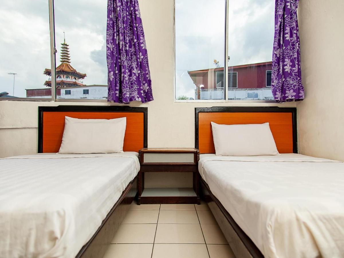 SPOT ON 89818 Ban Hin Hotel Sibu Exterior foto
