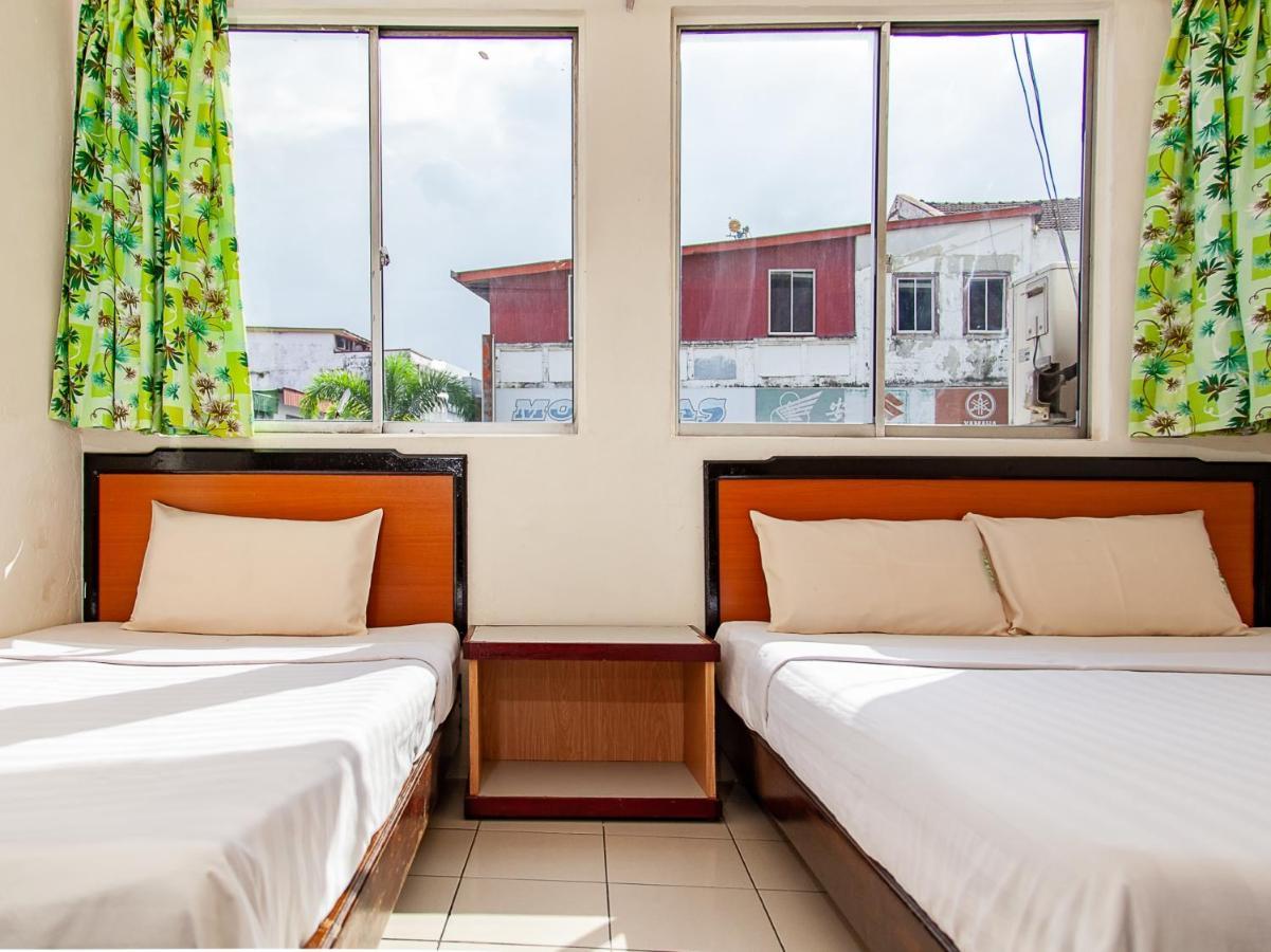 SPOT ON 89818 Ban Hin Hotel Sibu Exterior foto